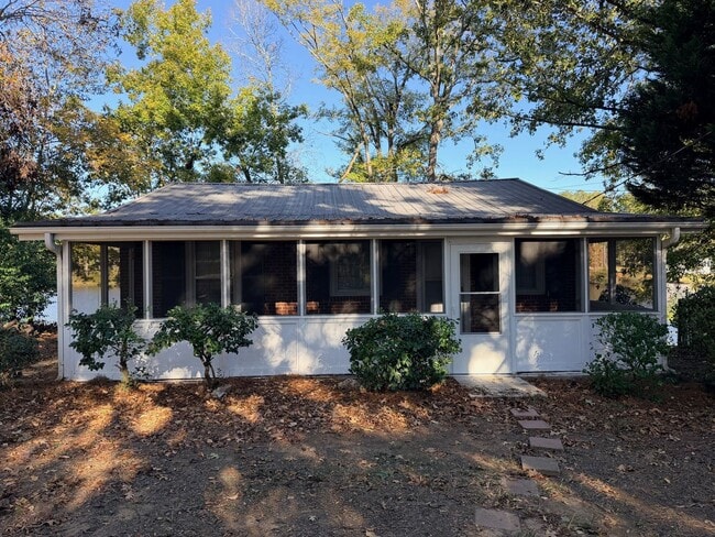 Building Photo - 332 Pinelake Dr. Unit 332 Pinelake Dr