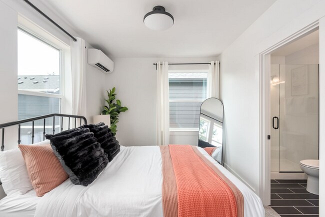 Photo - 1605 NE Liberty St