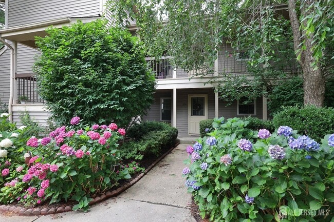 Photo - 123 Concordia Cir Unidad G