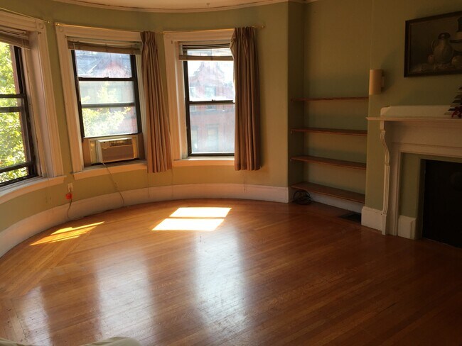 Photo - 429 Marlborough St Unit 3