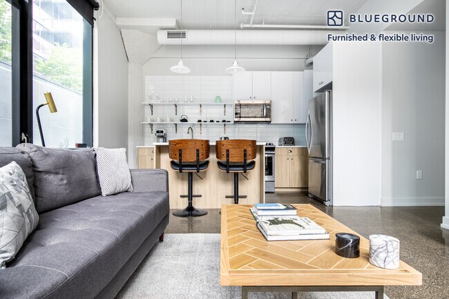 Photo - 676 N La Salle Dr Unidad FL3-ID321