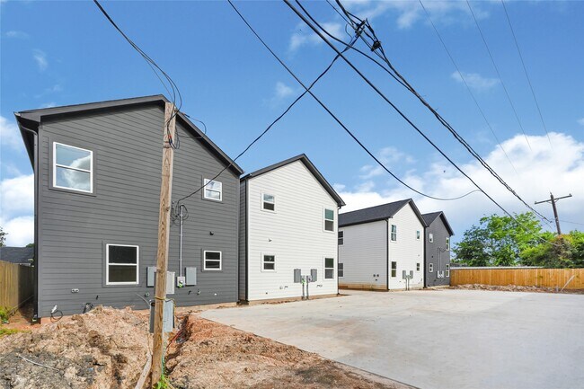 Photo - 418 Clinton Park St Unidad 1-4
