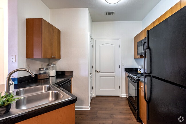 2BR, 2BA - 1157 SF