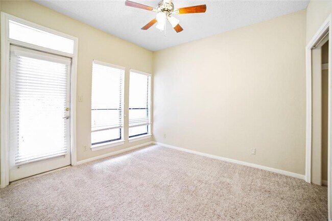 Photo - 1910 Robbins Pl Unit 208