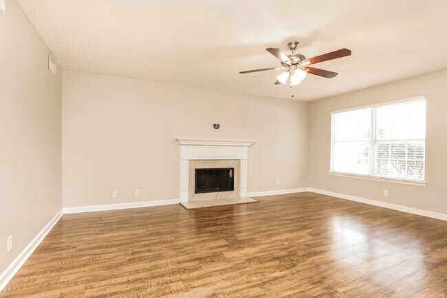 Photo - 3764 Indian Creek Blvd