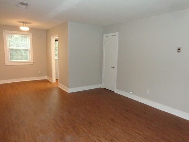 Photo - 307 W Little Creek Rd