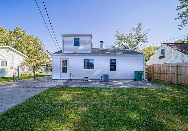 Photo - Charming Cape Cod - Move In Ready