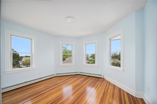 Photo - 87 Lyman Ave