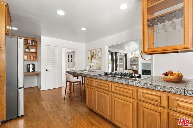 Photo - 8214 Creighton Ave