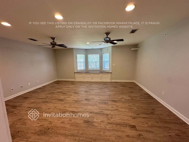 Photo - 705 Carvell Dr