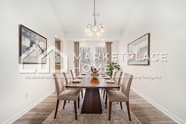 Photo - 525 Allana Dr