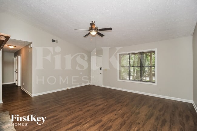 Photo - 1049 Rolling Green Dr