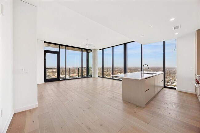 Building Photo - 610 Davis St Unit 5007