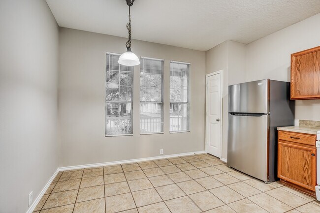 Photo - 6331 Scotchwood Dr