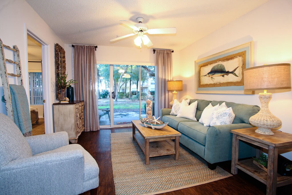 Great Location Spectacular Views And Heated Pool Review Of Emerald Isle Pensacola Beach Fl Tripadvisor