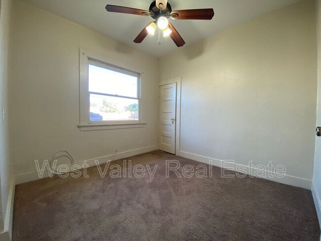Photo - 107 Lucard St