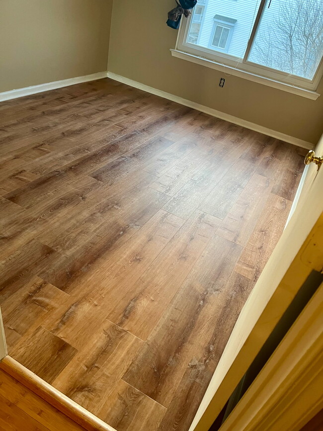 Building Photo - 1301 Sabrina Ln Unit 1301