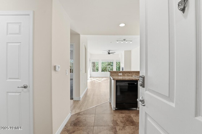 Photo - 5350 E Deer Valley Dr Unidad 2429