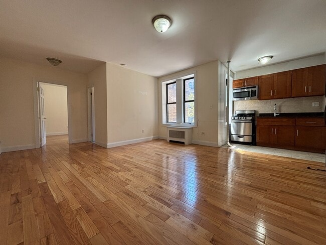 Building Photo - 585 W 204th St Rental