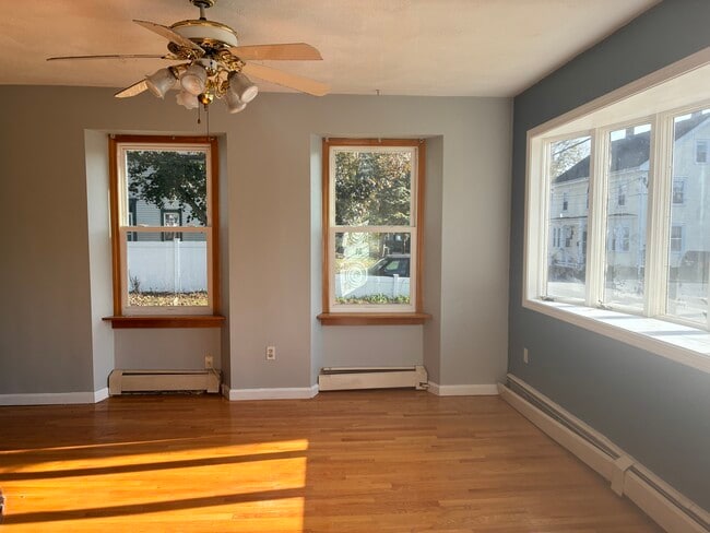 Living room - 21 Franklin St Unit 1