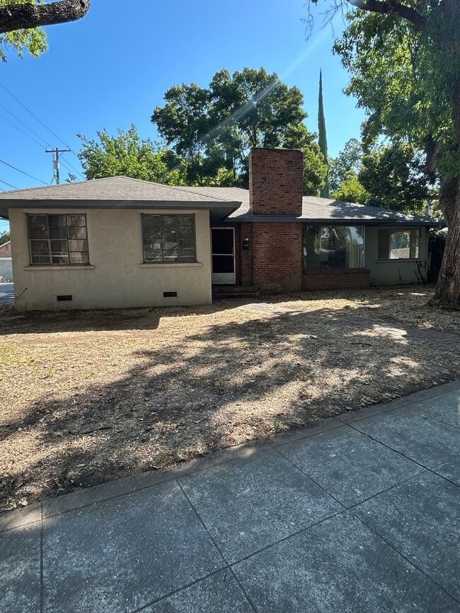 Building Photo - 1020 Warner St