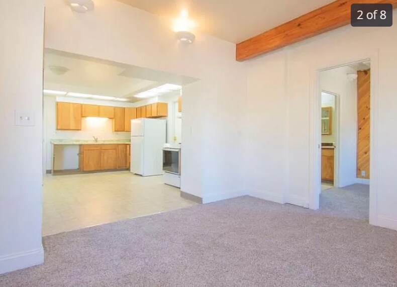 Photo - 240 College Ct Unidad A