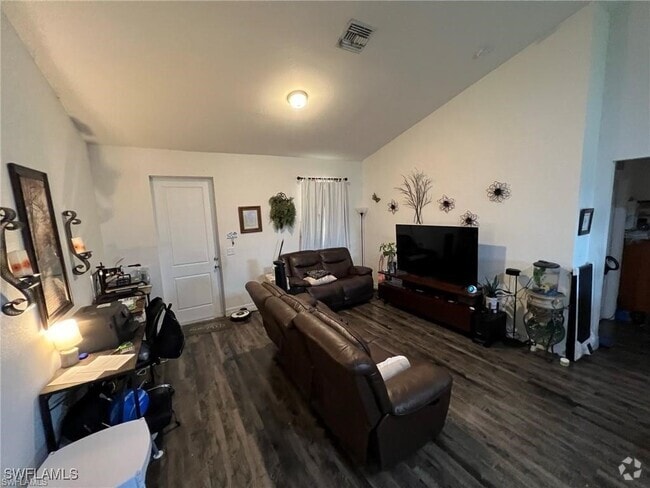 Building Photo - 8036 Buttercup Cir Rental