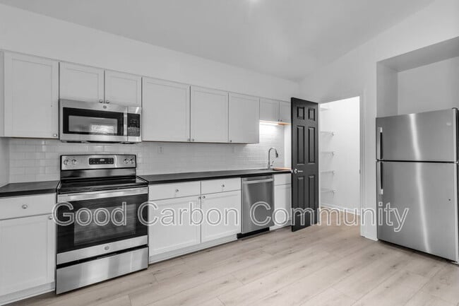 Building Photo - 7008 Erie Rd Unit 1 Bedroom