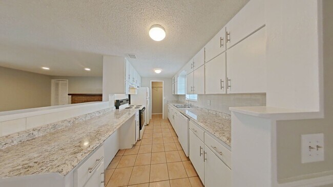 Photo - Unique 4/2 with In-law Apartment