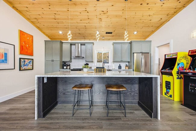 Photo - 268 Everett St Unidad SI ID1404265P