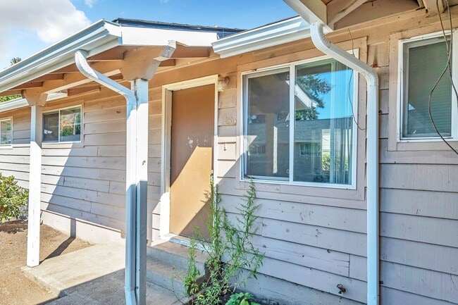 Photo - Eastside 1 Apartments