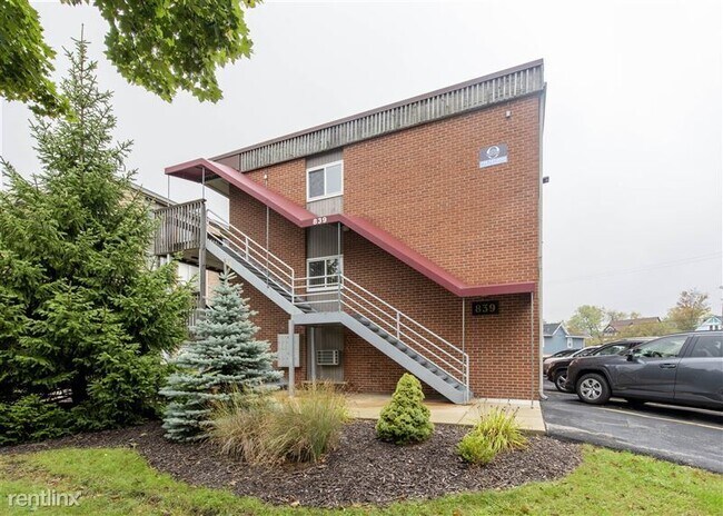 Building Photo - 839 Tappan Ave Unit Apt #1
