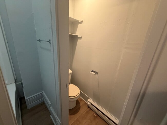 Photo - 1137-4 Walnut-