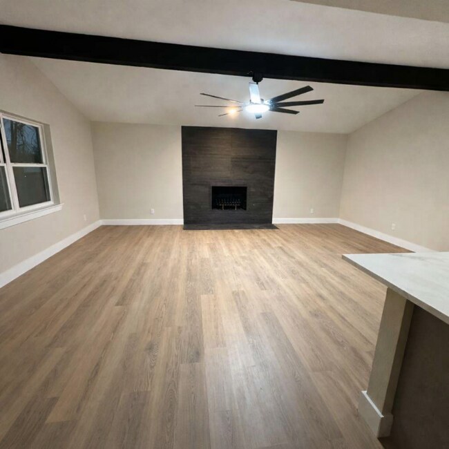 Photo - 619 Wilson Ct