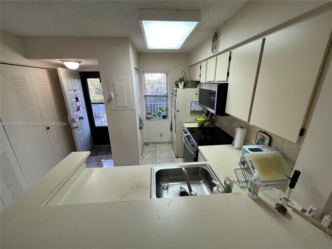 Photo - 2230 N Cypress Bend Dr Unit 309