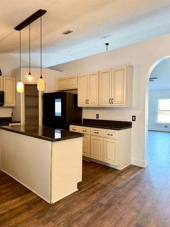 Photo - 7132 Landmark Dr