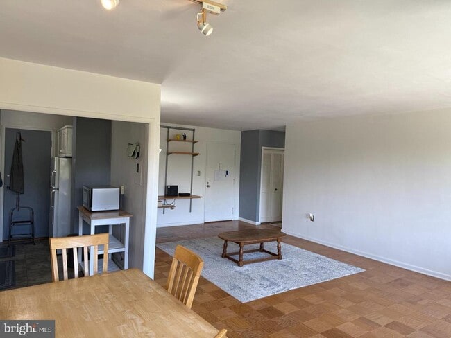 Photo - 10401 Grosvenor Pl Unit 120