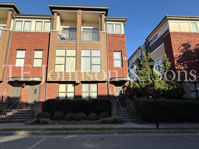 Building Photo - Modern Three Level Townhome in the Heart of Winston Salem