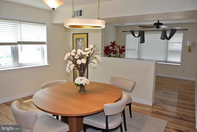 Photo - 6 Cobblestone Dr