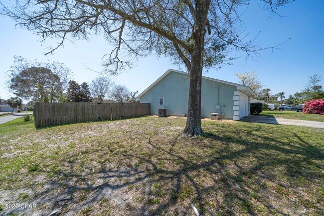 Photo - 307 Fan Palm Pl