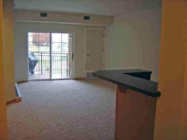 SALA DE ESTAR - 1800 Graham Ave Unidad #325-0