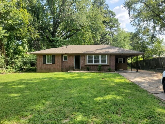 Building Photo - 1633 Puryear Rd
