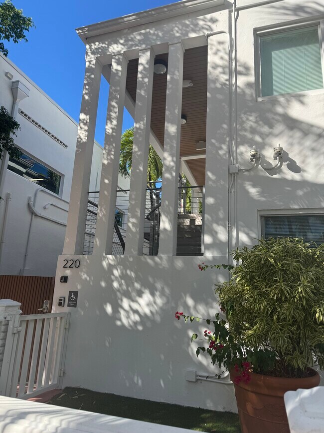 Photo - 220 Collins Ave Unit 3B
