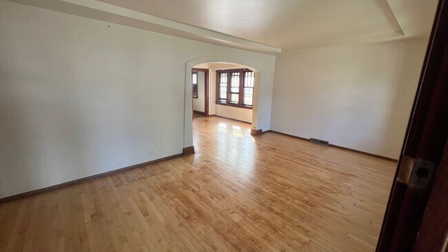 3950-52 North 11th Street-Lower