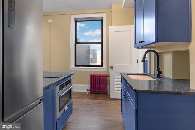 Building Photo - 1324 Locust St Unit 827