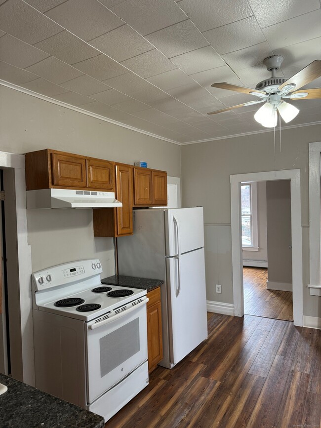 Photo - 436 West St Unidad 1st FL