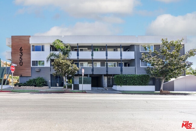 Building Photo - 6350 Willoughby Ave Unit 12