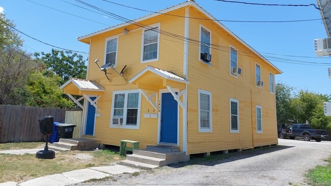 Building Photo - 1416 Craig St Rental