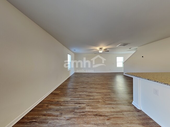 Photo - 2058 Southlea Dr