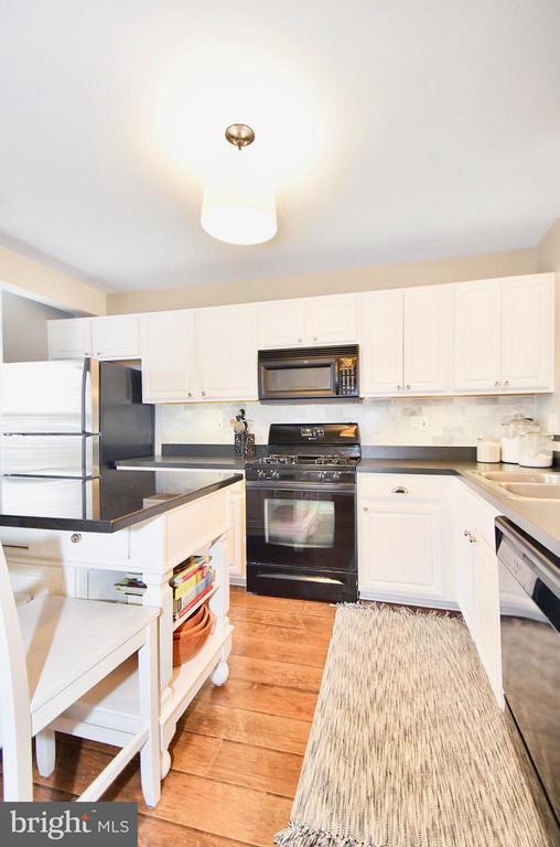 Photo - 102 Peregrine Ln